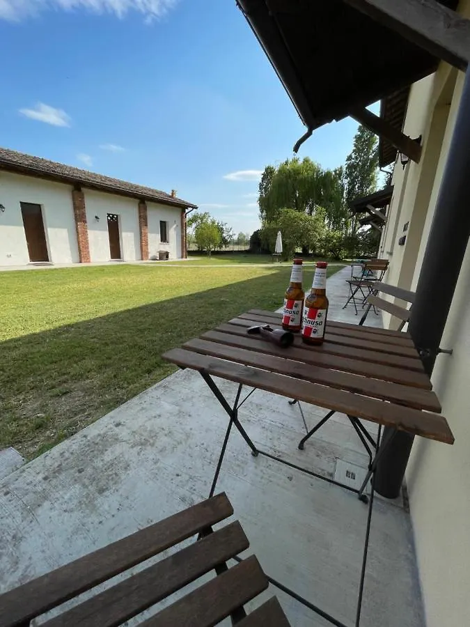 Agriturismo Cascina Mora Pavia 0*,  Italië